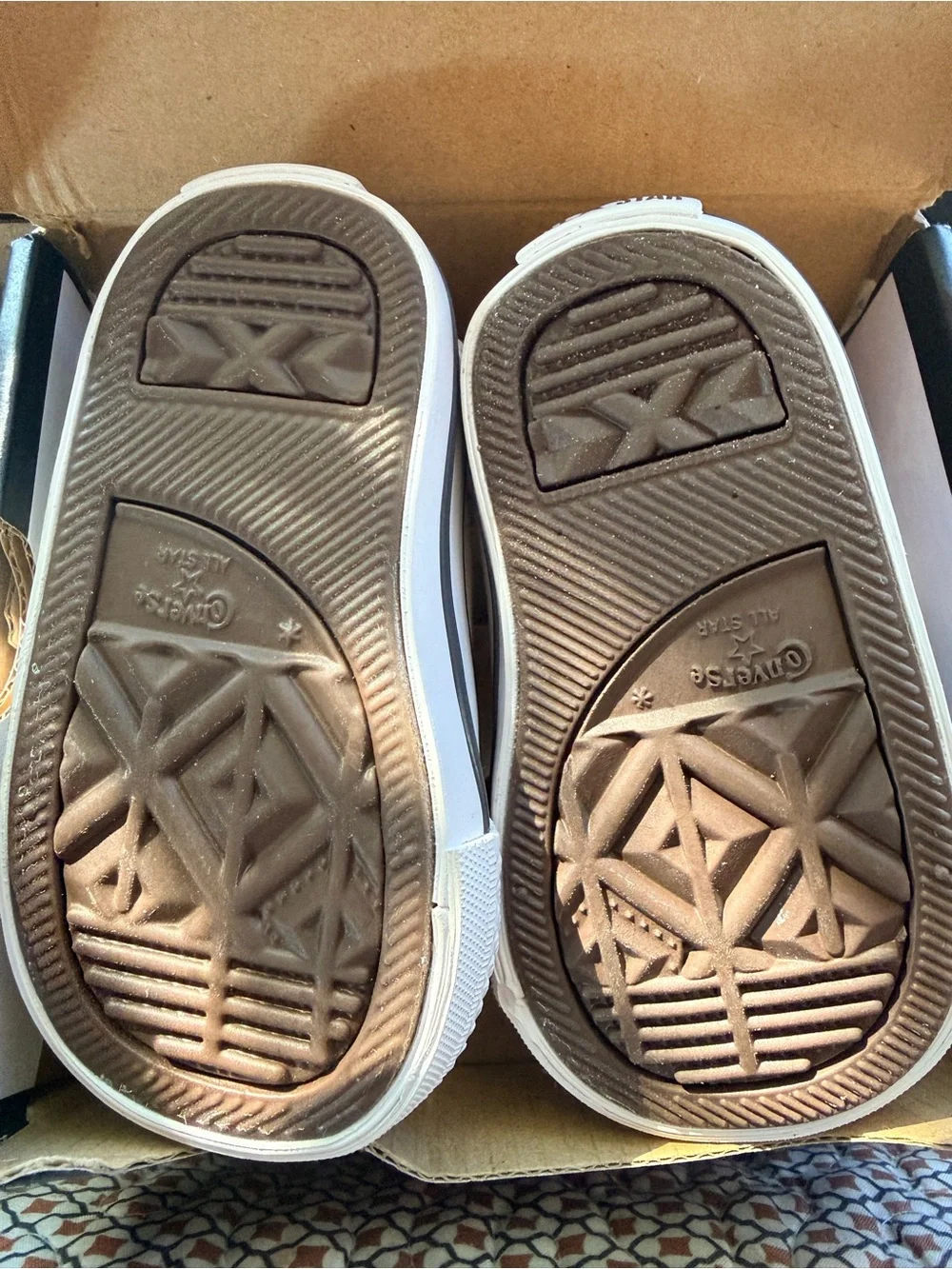 Converse never worn